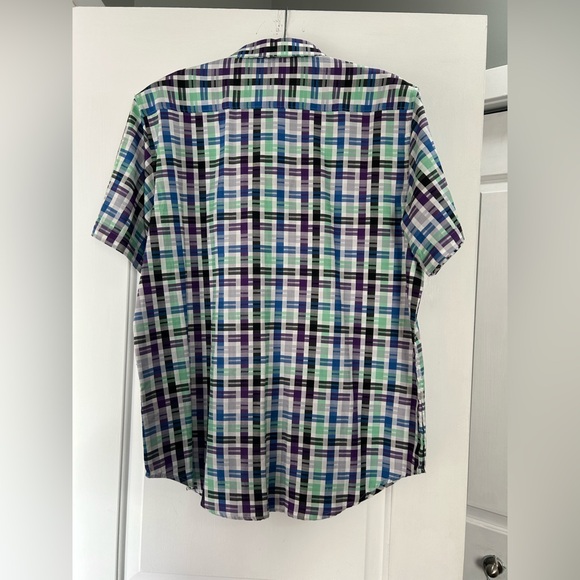 Robert Graham Geometric Short Sleeved Button Down - Picture 2 of 6